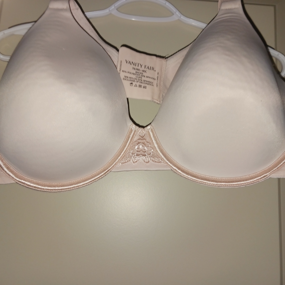 Vanity Fair Women's Soft Pink Bra